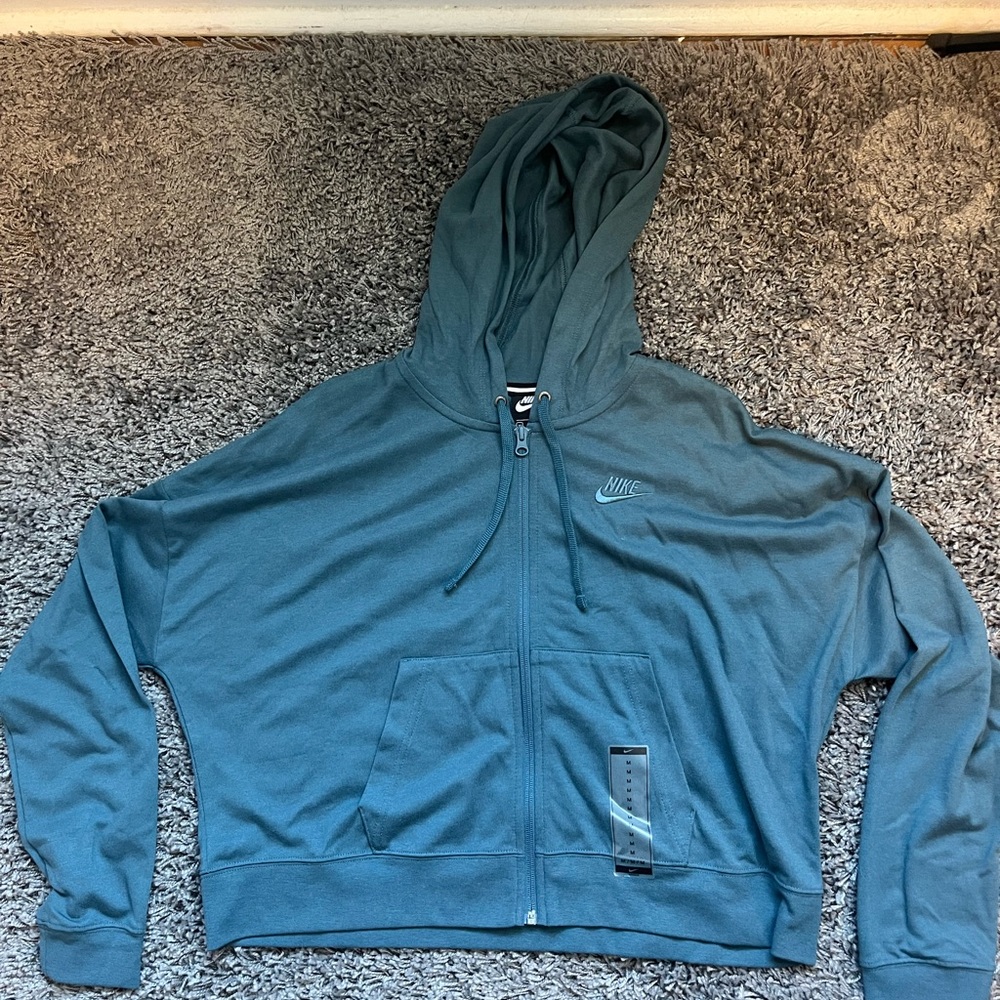 Nike thin cropped hoodie